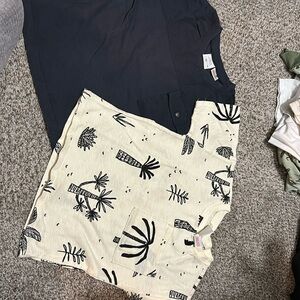 selling each one for $10 each, Zara kids, dark grey, beige palm printed, 4-5
